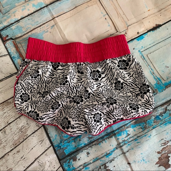 Track shorts - Picture 2 of 3